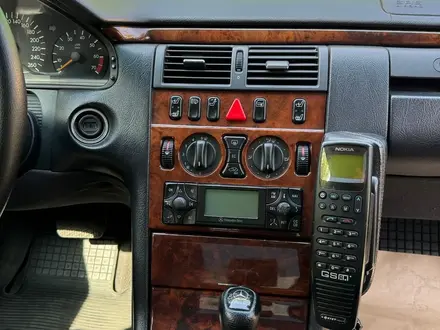 Mercedes-Benz E 320 1999 года за 3 200 000 тг. в Алматы – фото 15