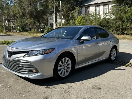 Toyota Camry 2020 года за 8 000 000 тг. в Аксай – фото 2