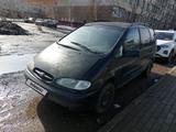 Volkswagen Sharan 1999 года за 1 200 000 тг. в Астана – фото 2