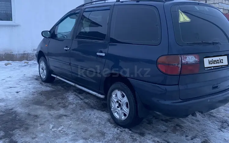 Volkswagen Sharan 1999 годаүшін2 200 000 тг. в Уральск