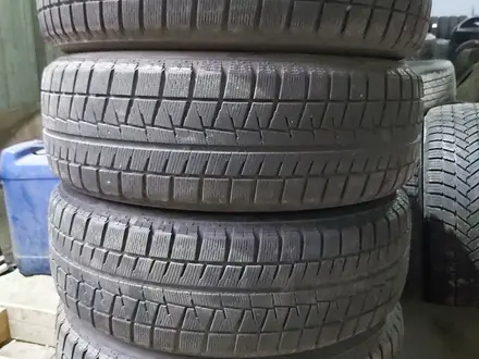 215/60R17 Bridgestone IcePartner 2 за 100 000 тг. в Алматы