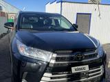 Toyota Highlander 2017 года за 16 000 000 тг. в Уральск – фото 2