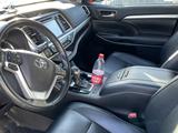 Toyota Highlander 2017 года за 16 000 000 тг. в Уральск – фото 5