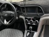 Hyundai Elantra 2018 года за 8 000 000 тг. в Жанаозен – фото 4