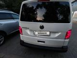 Volkswagen Caravelle 2020 года за 19 300 000 тг. в Алматы – фото 4