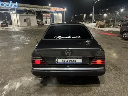 Mercedes-Benz E 230 1993 года за 1 650 000 тг. в Караганда – фото 9