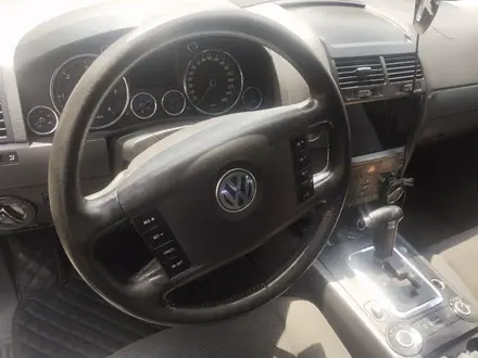 Volkswagen Touareg 2005 года за 3 900 000 тг. в Караганда – фото 4
