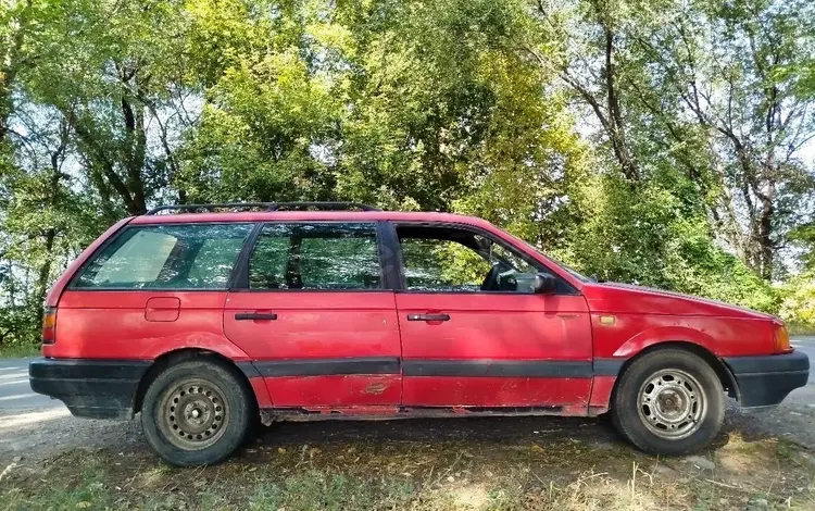 Volkswagen Passat 1988 года за 400 000 тг. в Алматы
