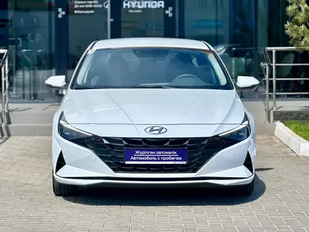 Hyundai Elantra Elegance 2022 года за 8 670 000 тг. в Караганда – фото 2