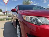 Toyota Camry 2013 годаfor7 650 000 тг. в Актобе – фото 3