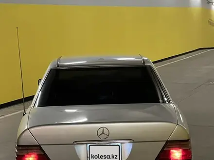 Mercedes-Benz E 320 1993 года за 3 200 000 тг. в Алматы – фото 7