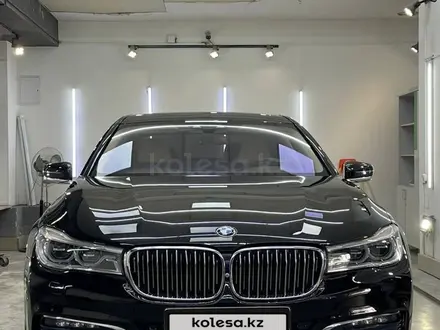 BMW 750 2016 года за 25 000 000 тг. в Алматы – фото 10