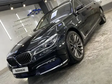 BMW 750 2016 годаүшін25 000 000 тг. в Алматы – фото 18