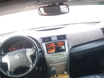 Toyota Camry 2007 года за 4 800 000 тг. в Актобе – фото 3