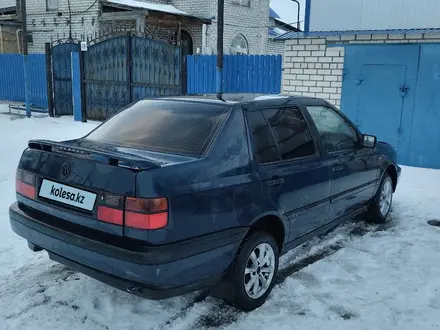Volkswagen Vento 1992 года за 1 100 000 тг. в Уральск – фото 2