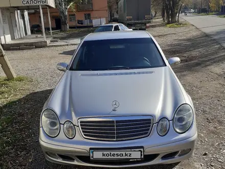 Mercedes-Benz E 200 2004 года за 5 000 000 тг. в Тараз – фото 2