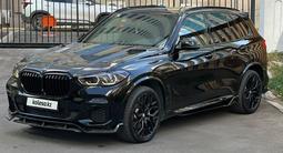 BMW X5 2021 года за 31 000 000 тг. в Астана – фото 2