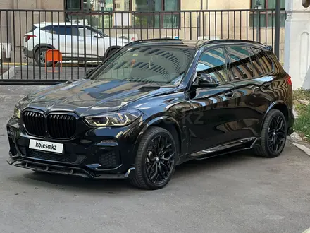 BMW X5 2021 года за 31 000 000 тг. в Астана – фото 2