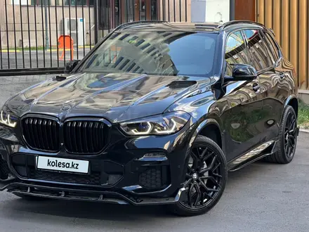 BMW X5 2021 года за 31 000 000 тг. в Астана