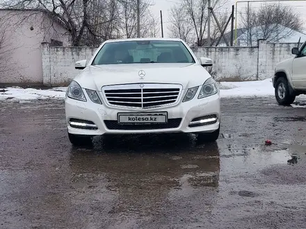 Mercedes-Benz E 300 2011 года за 10 000 000 тг. в Алматы