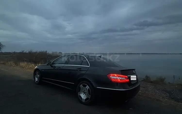 Mercedes-Benz E 200 2009 года за 7 500 000 тг. в Караганда