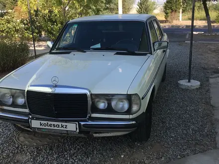 Mercedes-Benz E 200 1984 года за 1 050 000 тг. в Шымкент