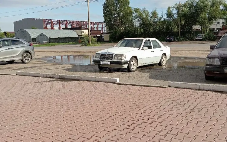 Mercedes-Benz E 200 1991 года за 800 000 тг. в Павлодар