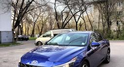 Hyundai Elantra 2022 года за 9 600 000 тг. в Алматы – фото 2