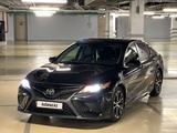 Toyota Camry 2019 годаfor11 600 000 тг. в Астана – фото 3