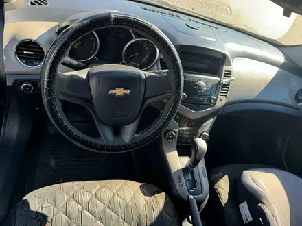 Chevrolet Cruze 2011 года за 3 700 000 тг. в Астана – фото 4