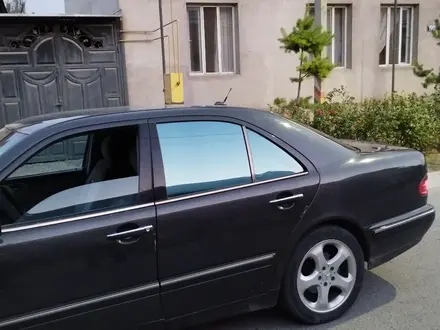 Mercedes-Benz E 200 2000 года за 3 900 000 тг. в Туркестан – фото 3