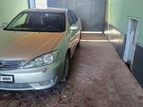 Toyota Camry 2005 года за 5 300 000 тг. в Туркестан – фото 2