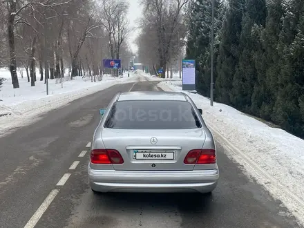 Mercedes-Benz E 270 2001 года за 2 950 050 тг. в Алматы – фото 3