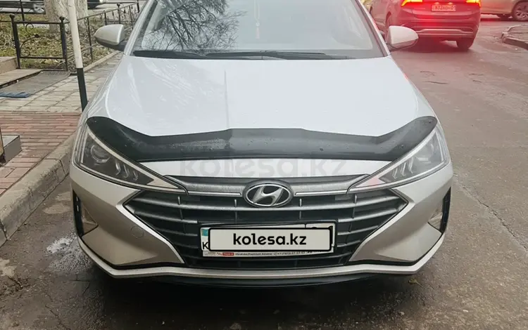 Hyundai Elantra 2019 года за 8 200 000 тг. в Астана