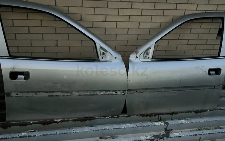 Опель вектра В двери за 15 000 тг. в Алматы