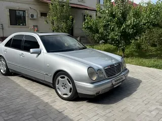 Mercedes-Benz E 320