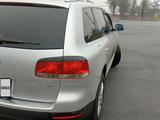 Volkswagen Touareg 2003 года за 4 200 000 тг. в Алматы – фото 4