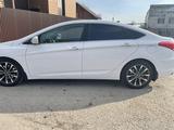 Hyundai i40 2015 года за 4 000 000 тг. в Караганда – фото 2