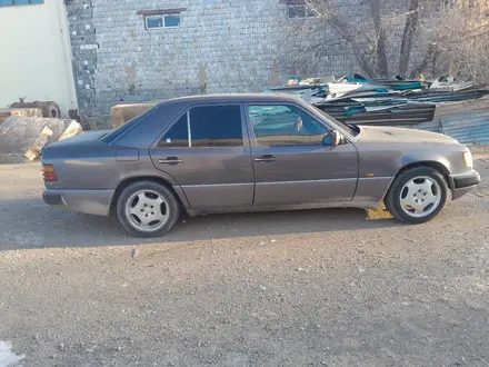 Mercedes-Benz E 200 1992 года за 1 700 000 тг. в Туркестан