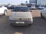 Volkswagen Passat 1992 годаfor1 000 000 тг. в Атырау