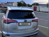 Toyota RAV4 2018 года за 12 800 000 тг. в Павлодар – фото 3