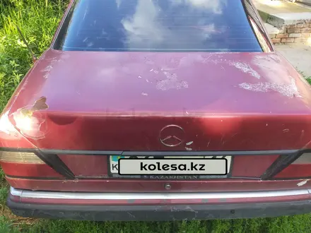 Mercedes-Benz E 200 1992 года за 600 000 тг. в Усть-Каменогорск – фото 6