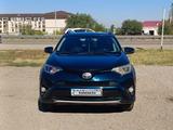 Toyota RAV4 2016 года за 11 000 000 тг. в Актобе