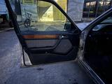Mercedes-Benz E 200 1993 года за 1 200 000 тг. в Караганда