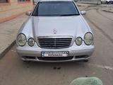 Mercedes-Benz E 320 2001 года за 5 700 000 тг. в Актау – фото 2