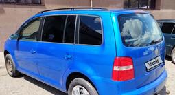 Volkswagen Touran 2003 года за 2 500 000 тг. в Караганда – фото 4