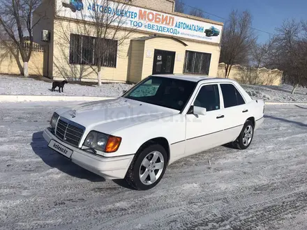 Mercedes-Benz E 280 1994 года за 3 200 000 тг. в Актобе – фото 2