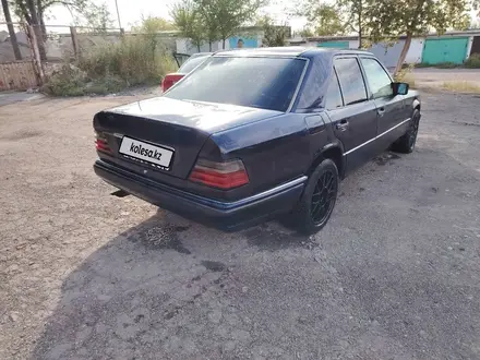 Mercedes-Benz E 300 1992 года за 1 000 000 тг. в Караганда – фото 5