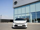 Toyota Camry Luxe 2025 года за 25 190 000 тг. в Тараз – фото 5