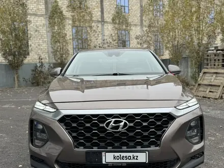 Hyundai Santa Fe 2019 года за 9 400 000 тг. в Актобе – фото 2